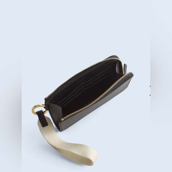 Madewell Essential Zip Clutch - Picture 2 of 5